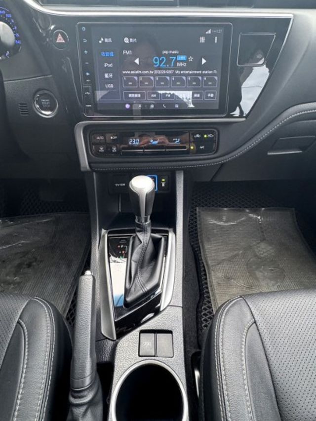 僅跑3萬公里/里程保證/一手車 / 原版件/I KEY/摸門/循跡/定速/盲點/抬頭顯示器.....  第16張相片