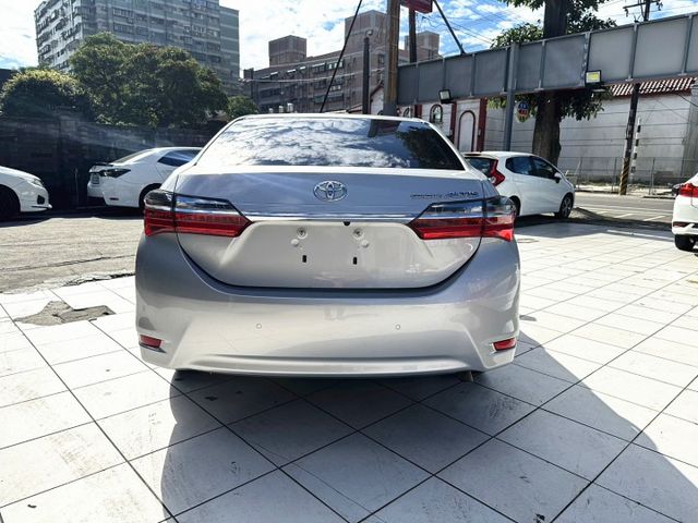 漂亮車,I-KEY /SPORT模式/ECO節能/摸門/BSM盲點偵測 /抬頭顯示器/定速 /恆溫 /循跡/導航/顯影  第5張相片