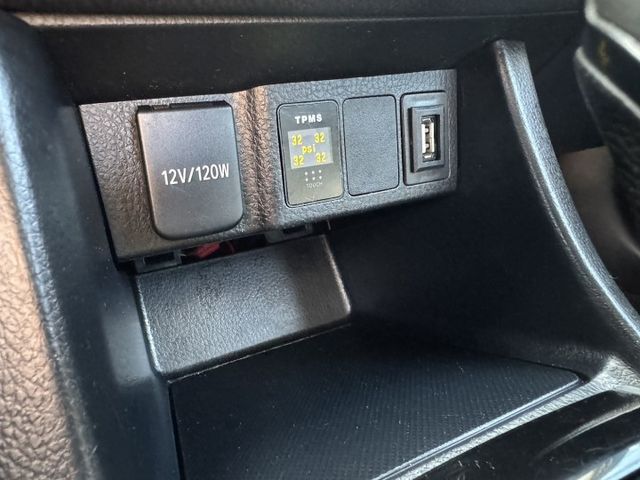 漂亮車,I-KEY /SPORT模式/ECO節能/摸門/BSM盲點偵測 /抬頭顯示器/定速 /恆溫 /循跡/導航/顯影  第13張相片