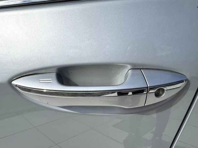 漂亮車,I-KEY /SPORT模式/ECO節能/摸門/BSM盲點偵測 /抬頭顯示器/定速 /恆溫 /循跡/導航/顯影  第17張相片