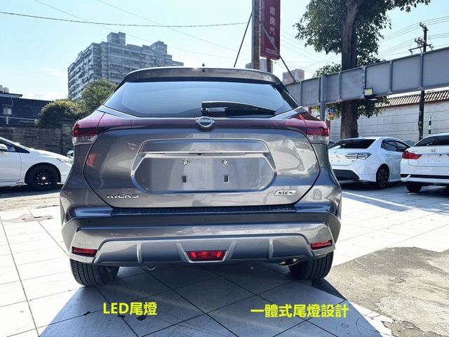 小休旅1.6旗艦版,小改款.僅跑3萬2 內外如新 一手車,ACC跟車/車偏 /盲點/環景/感應LED頭燈  第6張相片