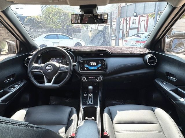 小休旅1.6旗艦版,小改款.僅跑3萬2 內外如新 一手車,ACC跟車/車偏 /盲點/環景/感應LED頭燈  第8張相片