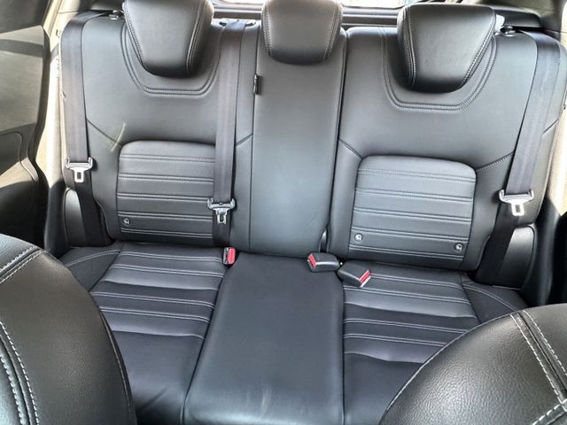 小休旅1.6旗艦版,小改款.僅跑3萬2 內外如新 一手車,ACC跟車/車偏 /盲點/環景/感應LED頭燈  第12張相片