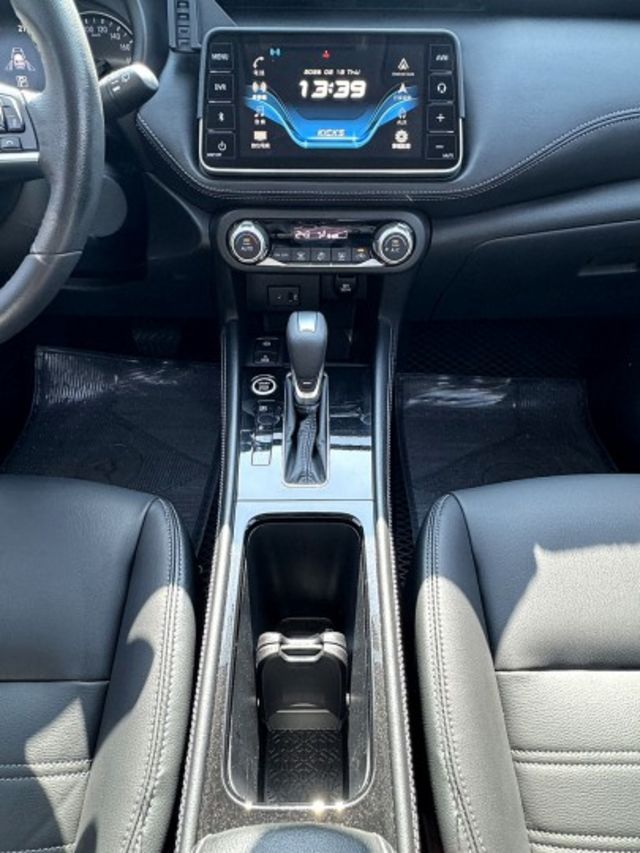 小休旅1.6旗艦版,小改款.僅跑3萬2 內外如新 一手車,ACC跟車/車偏 /盲點/環景/感應LED頭燈  第14張相片