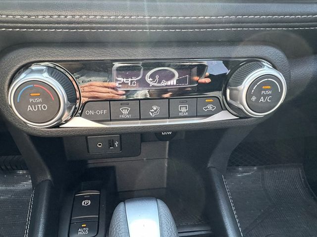 小休旅1.6旗艦版,小改款.僅跑3萬2 內外如新 一手車,ACC跟車/車偏 /盲點/環景/感應LED頭燈  第16張相片