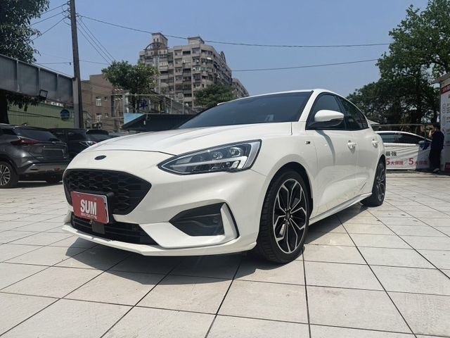 5D ST-Line Lommel,一手女用車,ACC跟車/車道偏離/盲點/I~KEY/摸門/電子排擋旋扭/Qi無線充電  第1張相片