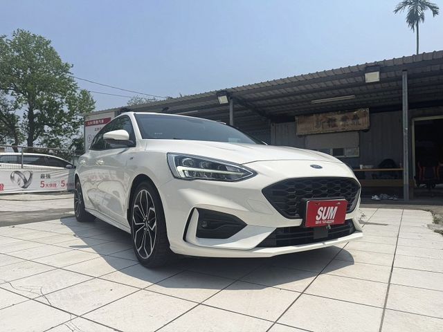 5D ST-Line Lommel,一手女用車,ACC跟車/車道偏離/盲點/I~KEY/摸門/電子排擋旋扭/Qi無線充電  第3張相片