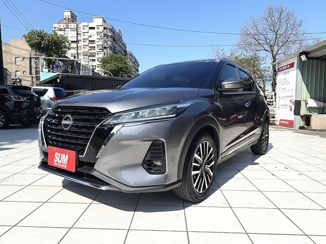 小休旅1.6旗艦版,小改款.僅跑3萬2 內外如新 一手車,ACC跟車/車偏 /盲點/環景/感應LED頭燈  第1張相片
