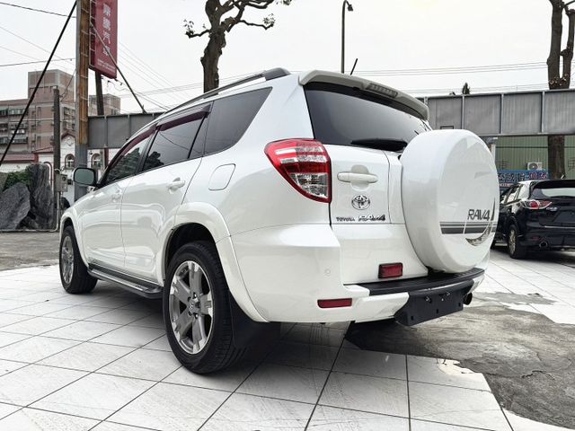 2.4 G尊貴版,天窗 /駕座電動椅/恆溫/定速/安卓機/導航/倒車顯影/循跡防滑/CarPlay,大空間  第4張相片