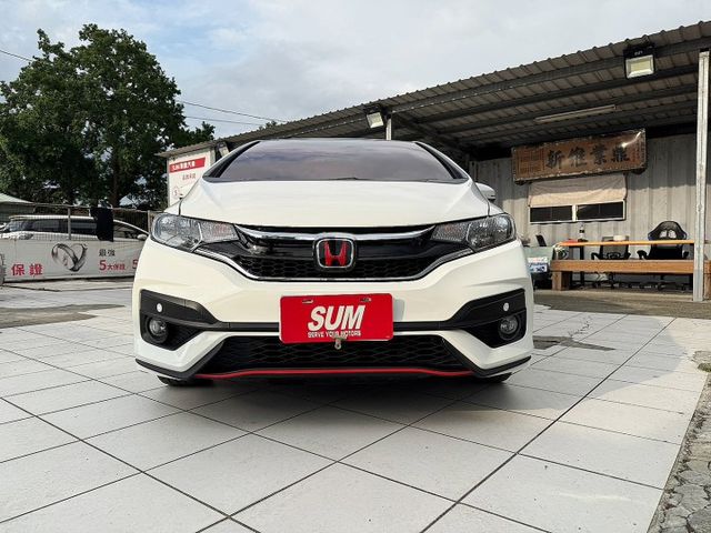 Fit 1.5 S  頂級​小改款S版 ,全車已升級RS包, I~KEY/摸門/ 定速 /盲點/導航/藍牙  第2張相片