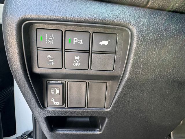 CR-V 1.5 頂規S版,滿配,本車經第三方專業認證，【原鈑件】,全景天窗/環景/電動尾門/ACC/車偏/盲點  第15張相片