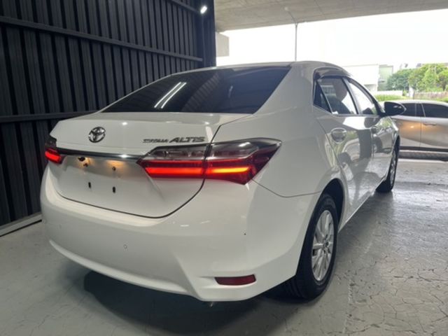 TOYOTA豐田 ALTIS  第2張相片