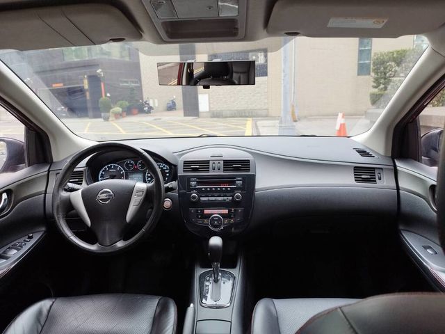 NISSAN日產 TIIDA  第5張相片