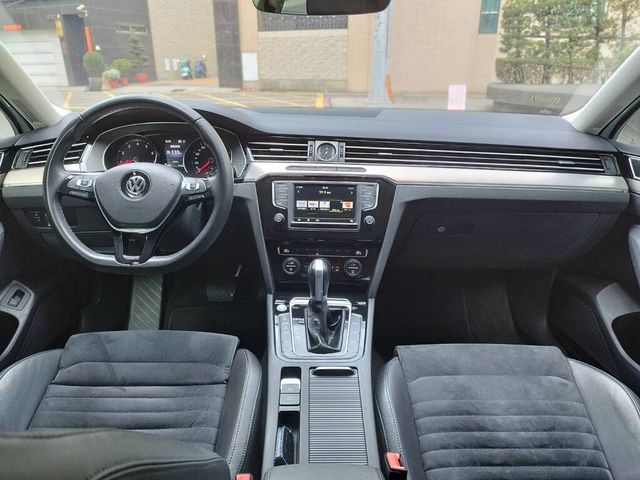 VOLKSWAGEN福斯 PASSAT  第6張相片