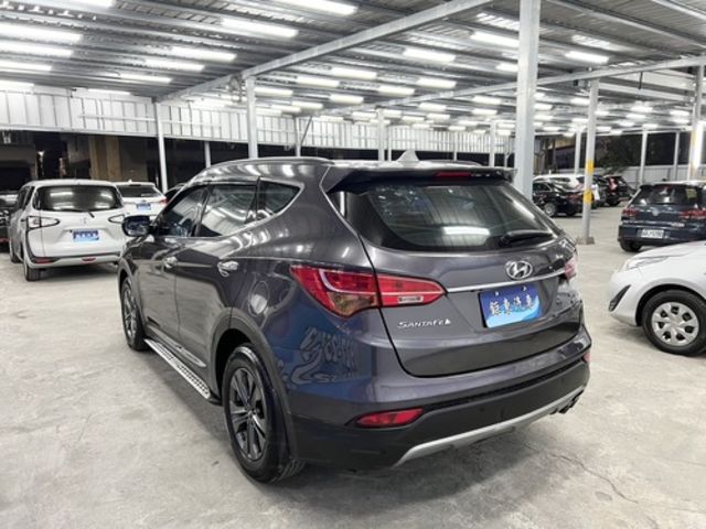 HYUNDAI現代 SANTA FE  第4張相片