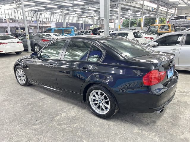 BMW寶馬 320I SEDAN ZA  第4張相片