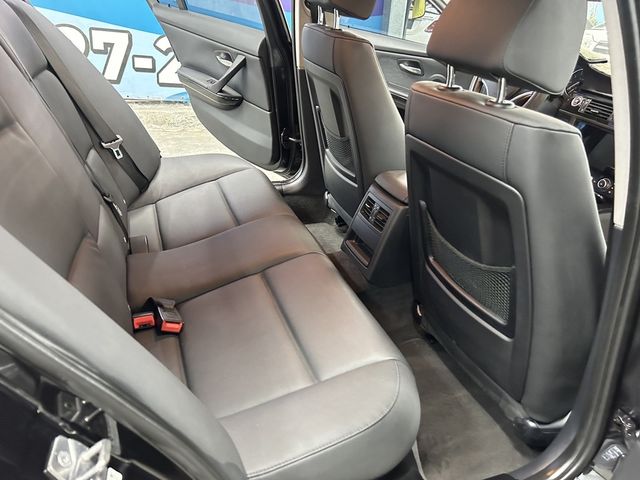 BMW寶馬 320I SEDAN ZA  第9張相片