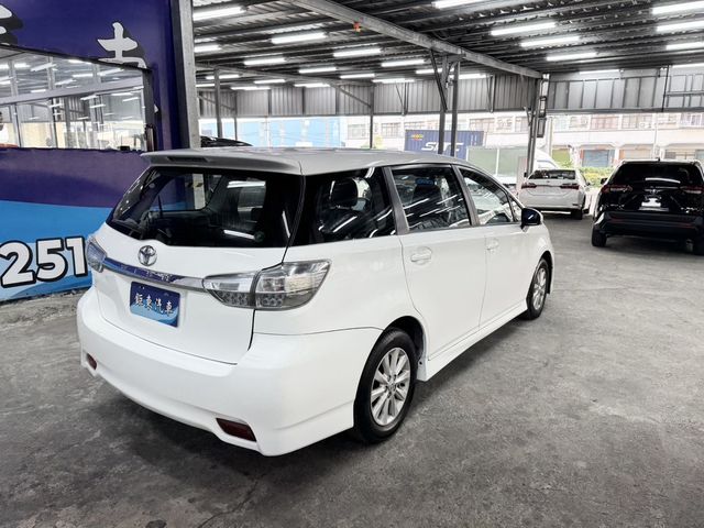 TOYOTA豐田 WISH  第4張相片