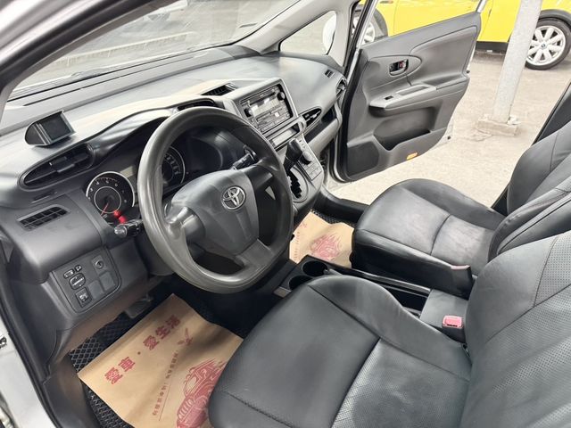 TOYOTA豐田 WISH  第7張相片