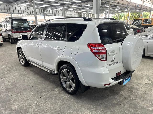 TOYOTA豐田 RAV4  第4張相片