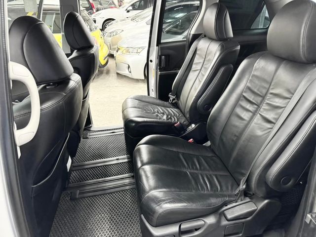 TOYOTA豐田 PREVIA  第10張相片