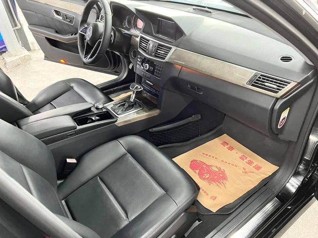 M-BENZ賓士 E200  第8張相片