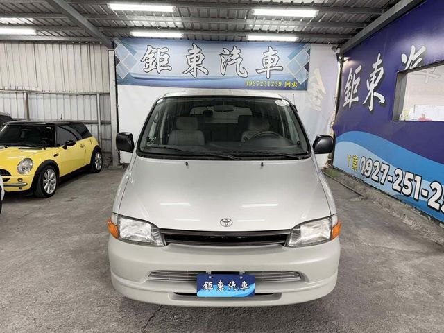 TOYOTA豐田 HIACE  第2張相片