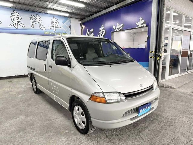 TOYOTA豐田 HIACE  第3張相片