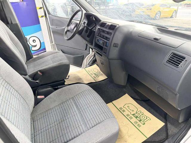TOYOTA豐田 HIACE  第8張相片