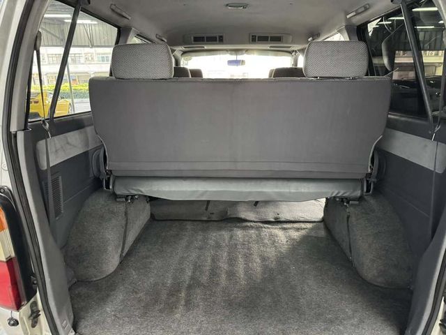 TOYOTA豐田 HIACE  第11張相片
