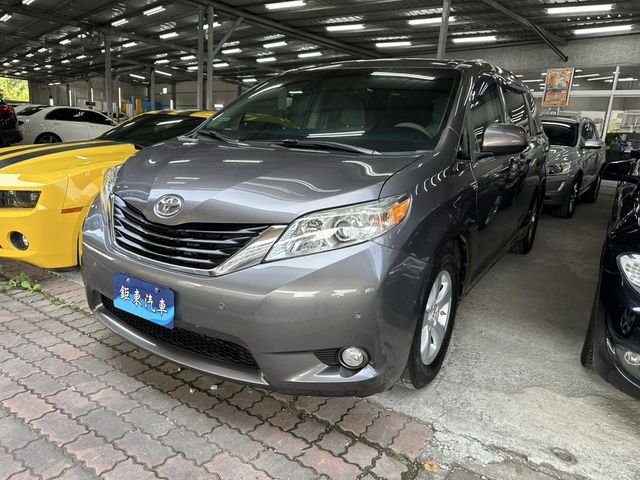 TOYOTA豐田 SIENNA  第2張相片