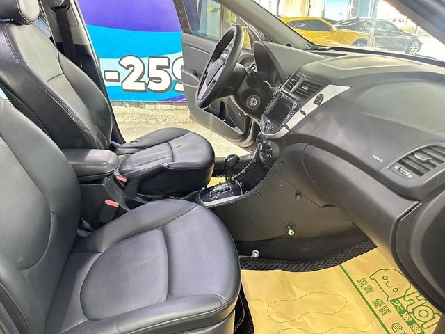 HYUNDAI現代 VERNA  第8張相片