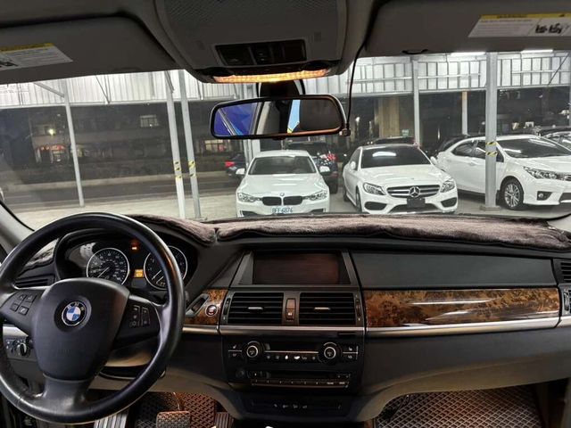 BMW寶馬 X5 XDRIVE35I  第6張相片