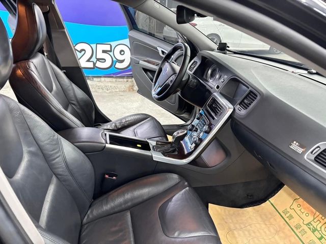 VOLVO富豪 S60  第17張相片