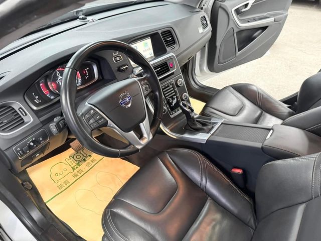 VOLVO富豪 V60  第15張相片