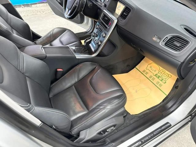 VOLVO富豪 V60  第17張相片