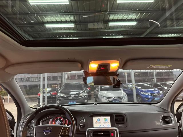 VOLVO富豪 V60  第23張相片