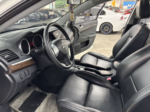 MITSUBISHI三菱 LANCER FORTIS  第7張相片