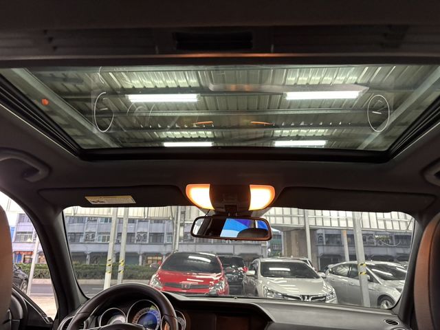 M-BENZ賓士 C250  第11張相片