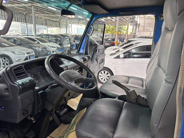 ISUZU五十鈴 ELF  第8張相片