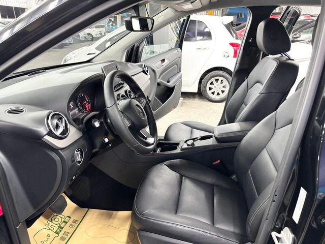 M-BENZ賓士 B180  第9張相片
