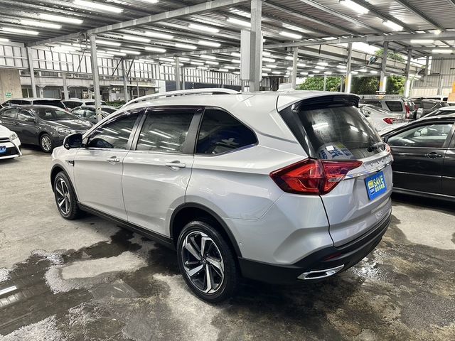 LUXGEN納智捷 URX  第5張相片