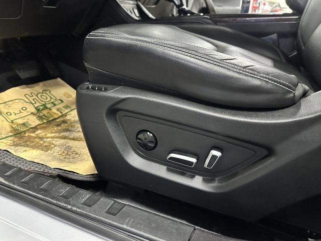 LUXGEN納智捷 URX  第14張相片