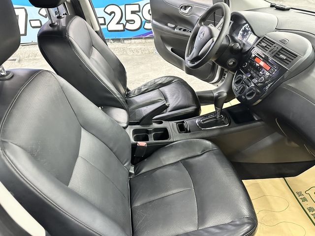 NISSAN日產 TIIDA  第8張相片