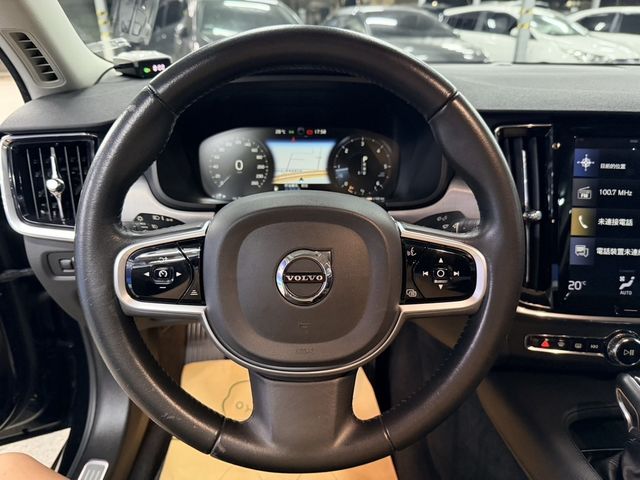 VOLVO富豪 S90  第19張相片
