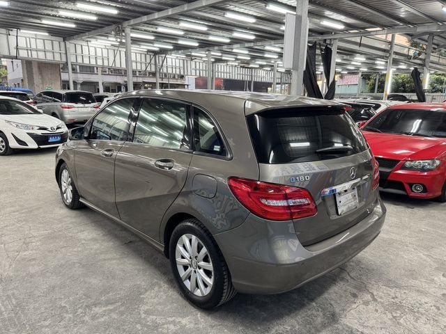 M-BENZ賓士 B180  第5張相片