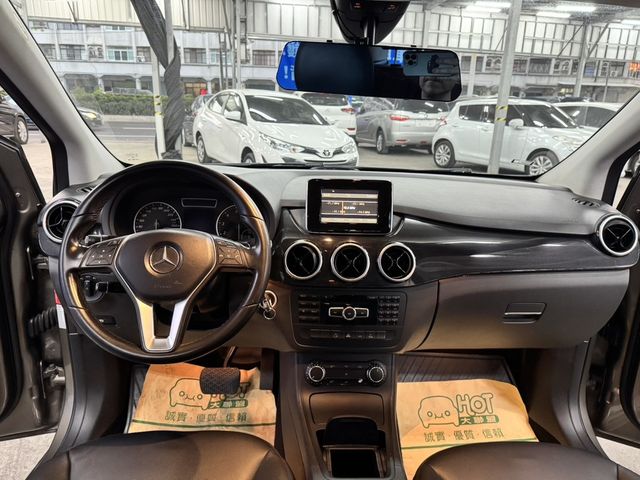 M-BENZ賓士 B180  第7張相片