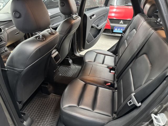 M-BENZ賓士 B180  第10張相片