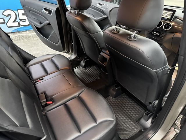 M-BENZ賓士 B180  第11張相片