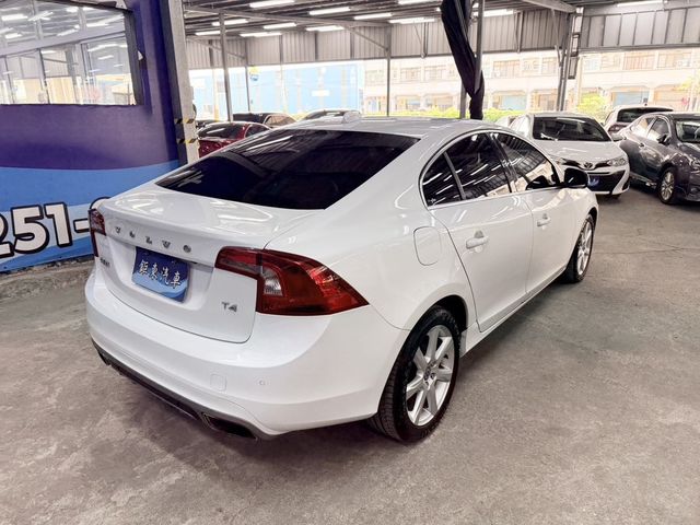 VOLVO富豪 S60  第4張相片